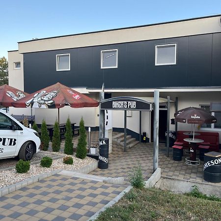 Penzion Biker'S Kaluža Exteriör bild